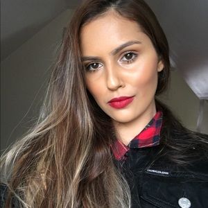 Meet your Posher, Thais